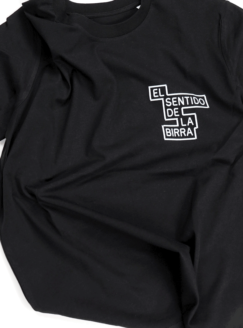 Logo pecho alineado a la izquierda - Camiseta Negra